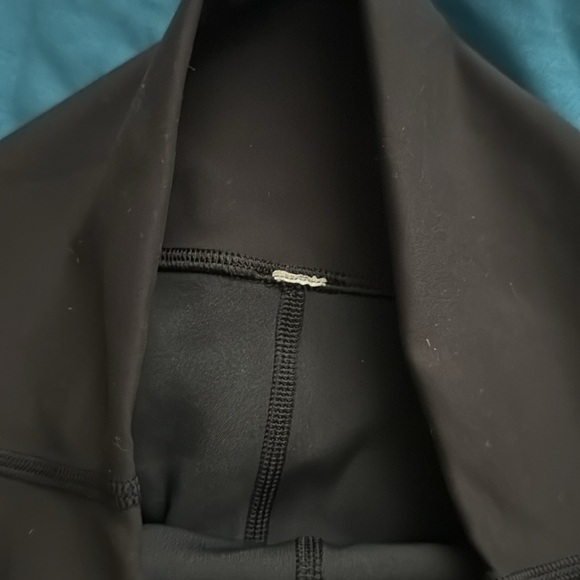 Lululemon spandex align shorts - Picture 4 of 4